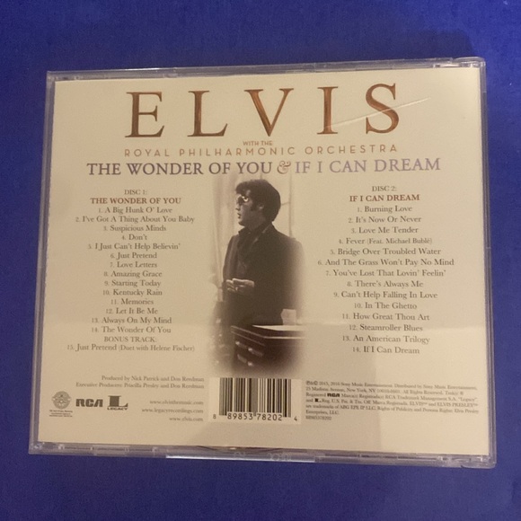 Elvis Presley CD - Picture 2 of 4